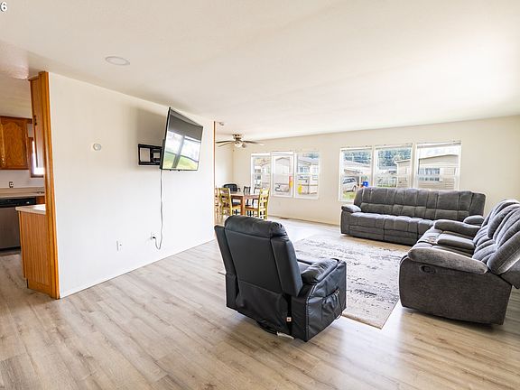 5th image of 13900 SE Highway 212 Unit 186