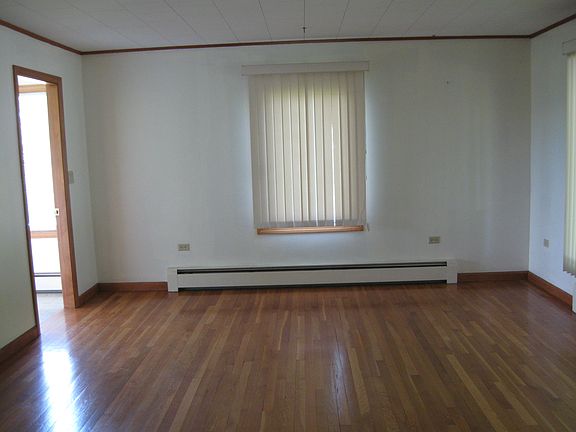 Living Room facing north