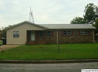 1303 Clearview St SW, Decatur, AL 35601