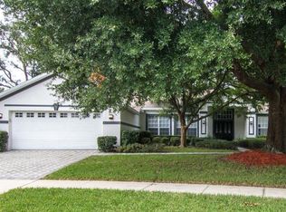 9011 Oakcrest Cir, Mount Dora, FL 32757