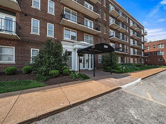 2nd image of 5630 Pershing Ave #27