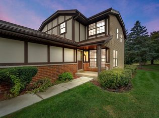 8131 S Legend Dr #D, Franklin, WI 53132