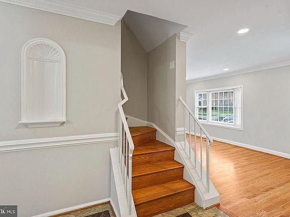 4th image of 8251 Clifton Farm Ct