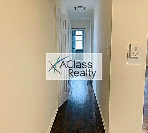 4th image of 18914 Crocheron Ave #6