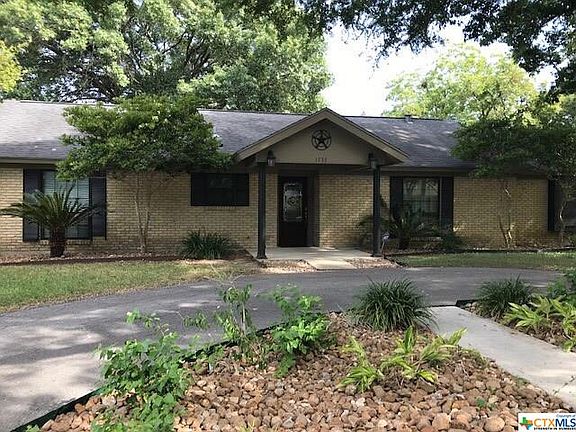 2nd image of 1733 Driftwood Dr