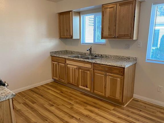 2nd image of 2273 1/2 Dunlop St #6