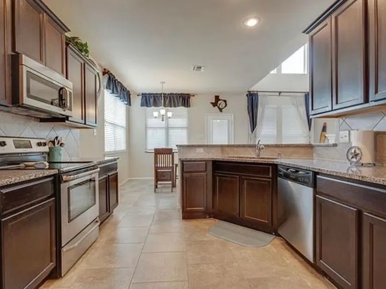 605 Autry Dr — Photo 5