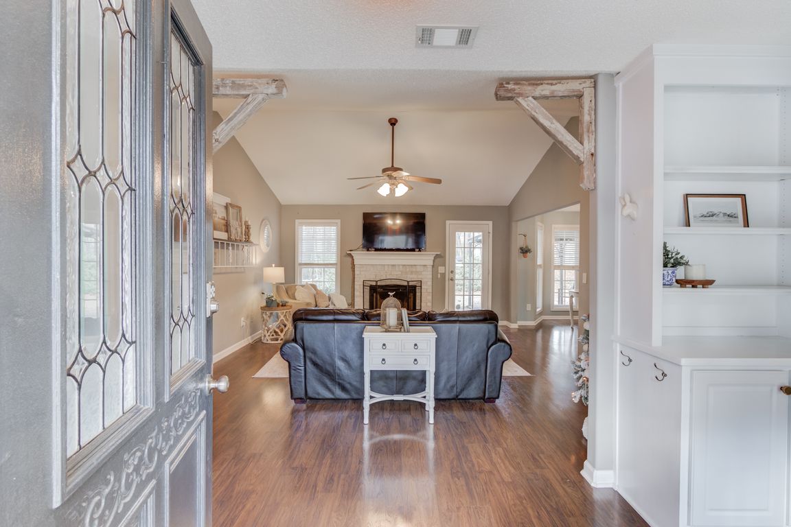 next background image