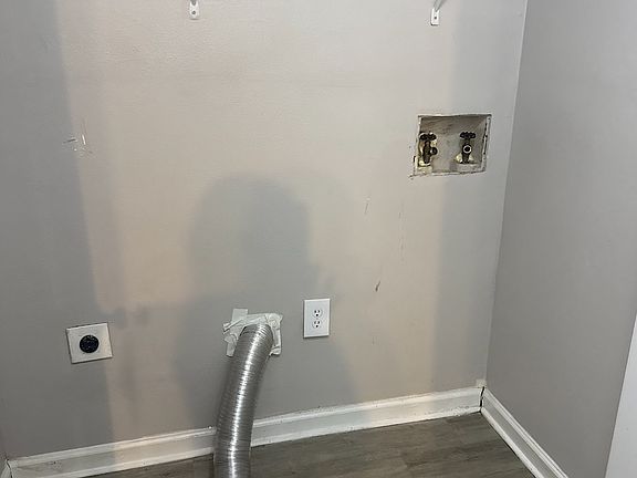 4th image of 3250 King Bradford Dr