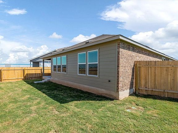 5th image of 425 Escondido Cir #425