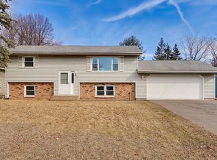 8291 Sunnyside Rd, Mounds View, MN 55112