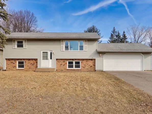 8291 Sunnyside Rd, Mounds View, MN 55112