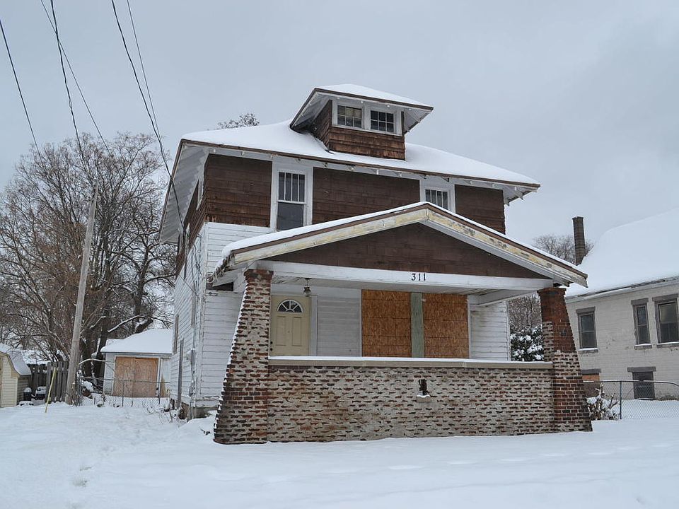 1st image of 311 Burton St SE