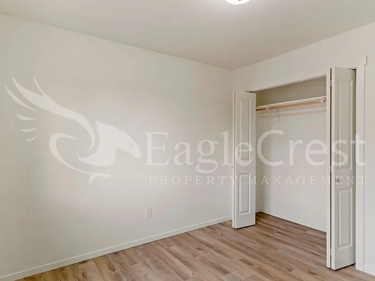 942 NE Spitzenburg St — Photo 17