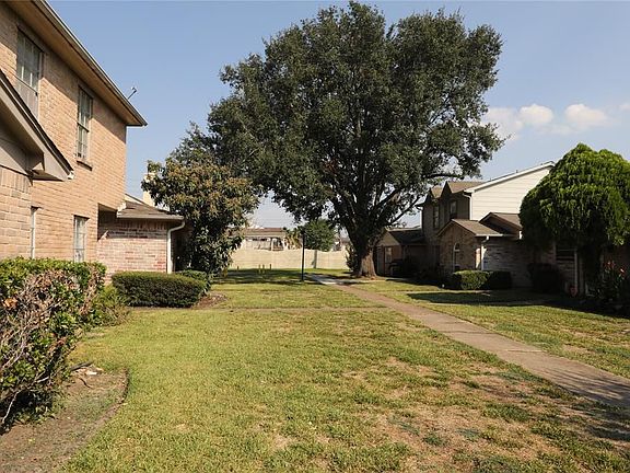 2nd image of 6651 Westwick Dr