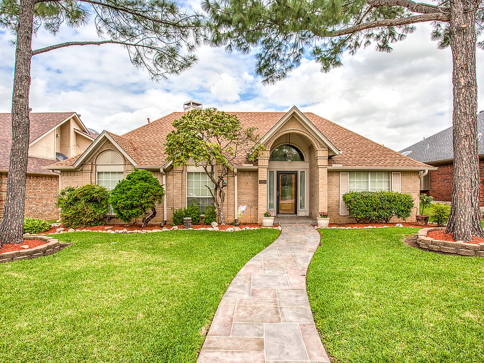 1st image of 1305 Royal Palm Ln