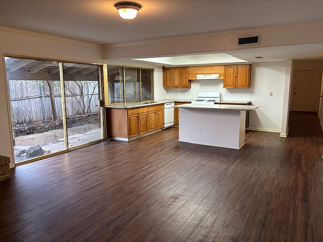 1st image of 3214 Flagstone Dr