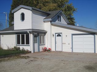 W141S8070 Durham Dr, Muskego, WI 53150