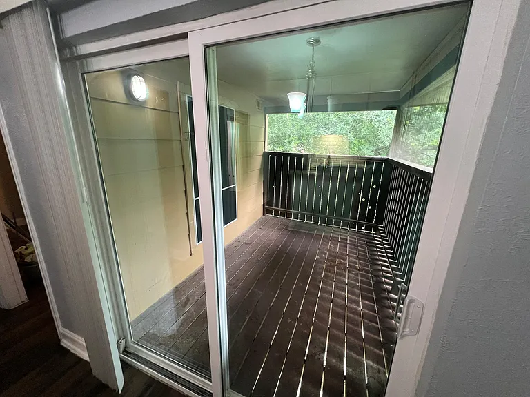 Hampton Gardens Apartment — Photo 48