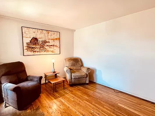 4th image of 2555 Batchelder St APT 5K