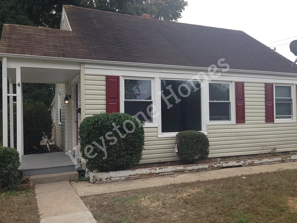 4 E Preston St