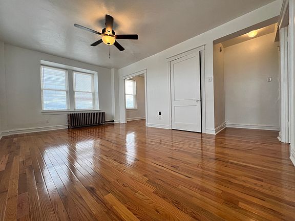 3rd image of 4066 Lindell Blvd APT 702