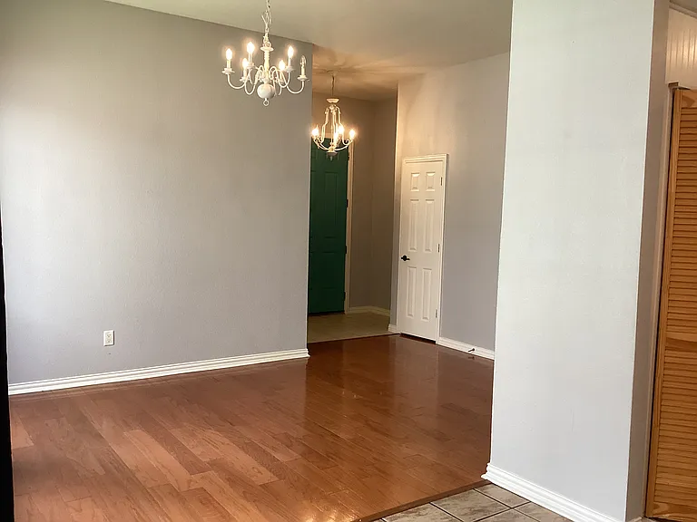 9121 Rose Ct — Photo 4