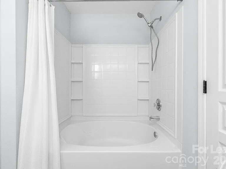 558 Calen Ln — Photo 30