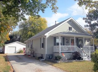 635 N High St, Carlinville, IL 62626