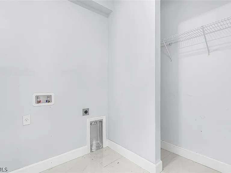 2427 Tropicana Pkwy W — Photo 18