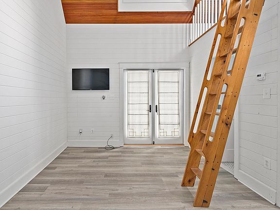 3rd image of 1501 N Hancock St #1/2