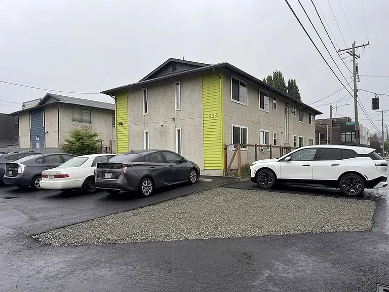 502 S Cloverdale St #202 — Photo 7