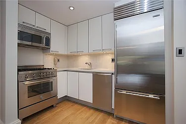 Rented by Space Marketing Shop