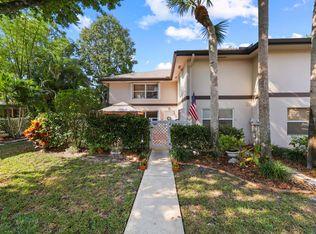 31 Clinton Ct APT B, Royal Palm Beach, FL 33411