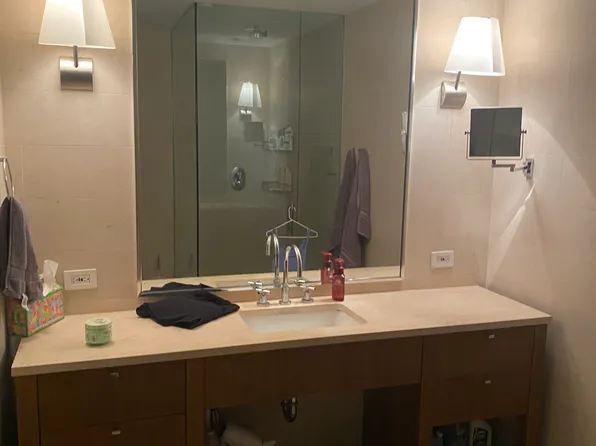 1419 N State Pkwy APT 203, Chicago, IL 60610