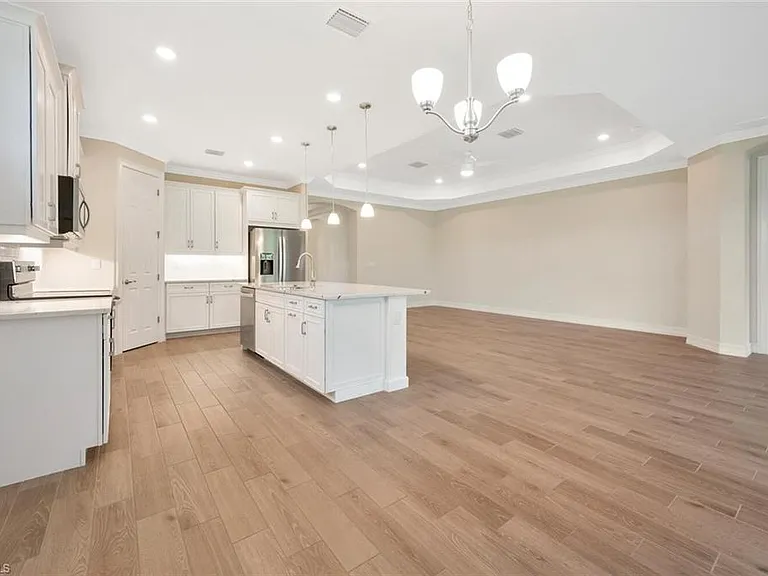 16808 Bay Island Ct — Photo 5