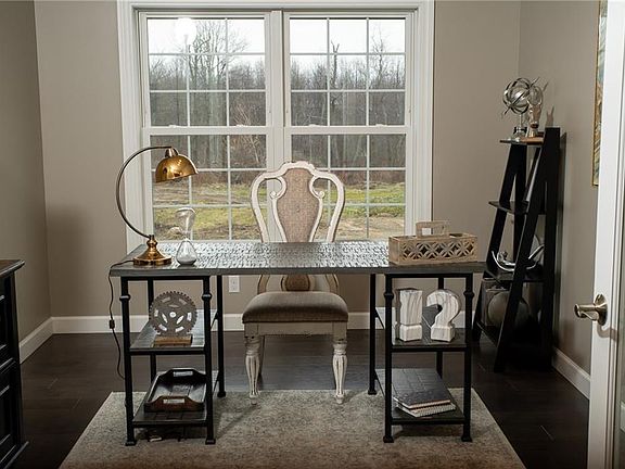 4th image of 636 Fieldstone Dr #87