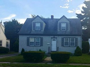 336 Aqueduct Rd, Cranston, RI 02910