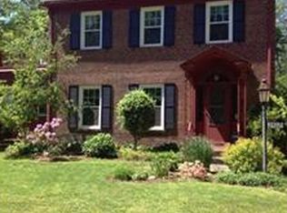 2902 Woodbury Rd, Shaker Heights, OH 44120