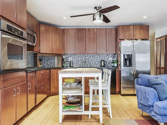 4th image of 806 Lincoln Pl