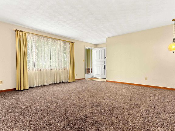 5th image of 2049 S 4th Ave