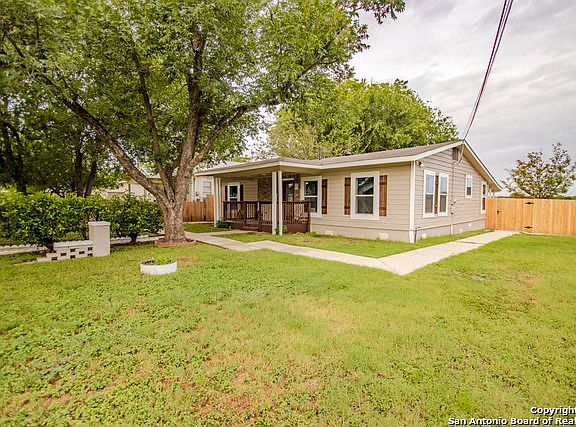 3rd image of 2930 Holly Hill Dr