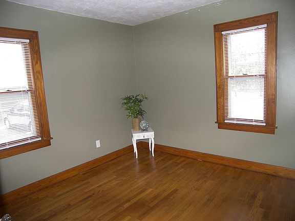 3rd image of 5173 Grand River Dr NE