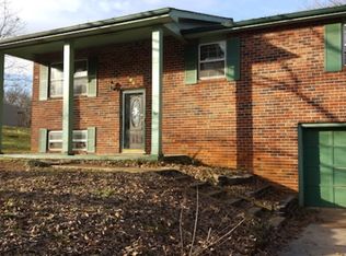 8942 Drake Parkway Rd, Chattanooga, TN 37416