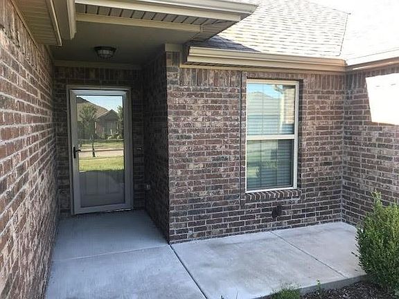 3rd image of 2902 SW Tunica Ave