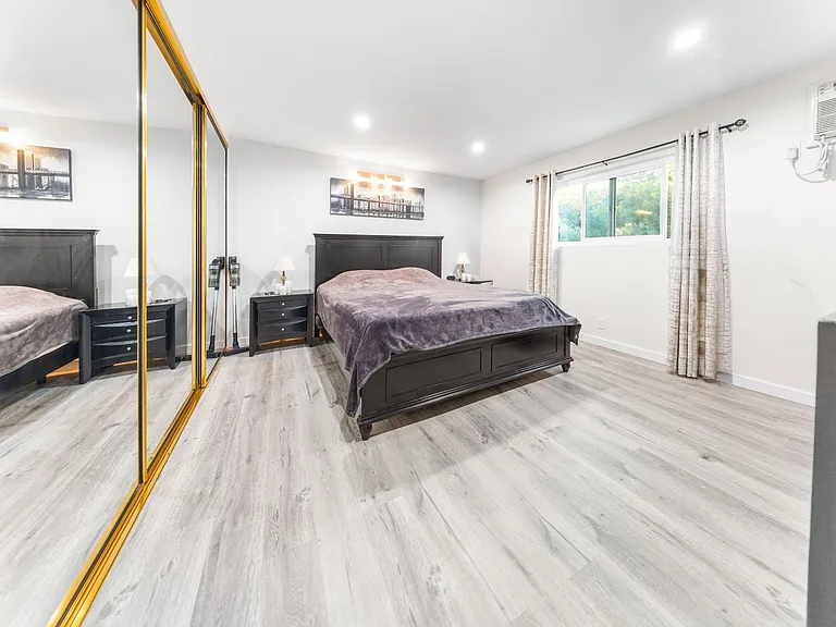 3010 Montrose Ave #26 — Photo 8