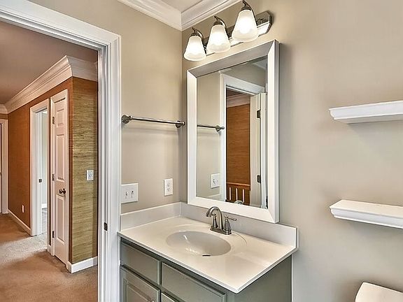 5th image of 400 Mallet Hill Rd APT B3