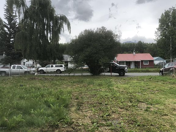 4th image of 1510 Elmendorf Dr