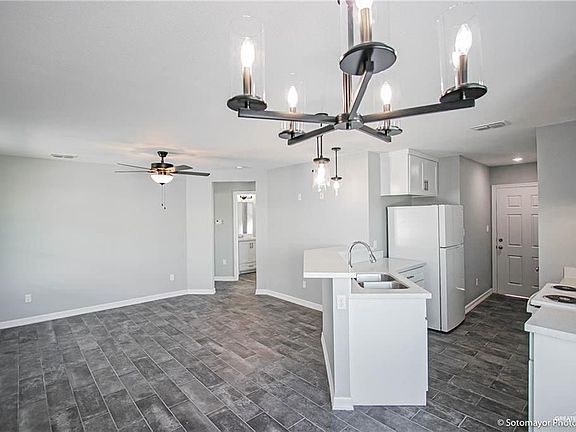 2nd image of 2021 Southridge Dr