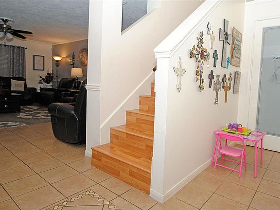 3rd image of 24123 Whitefield Ln